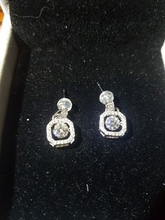 (Category: ) located in . Submitted by crystals2020 (Listing ID 1013019062, Image 1). Description: .