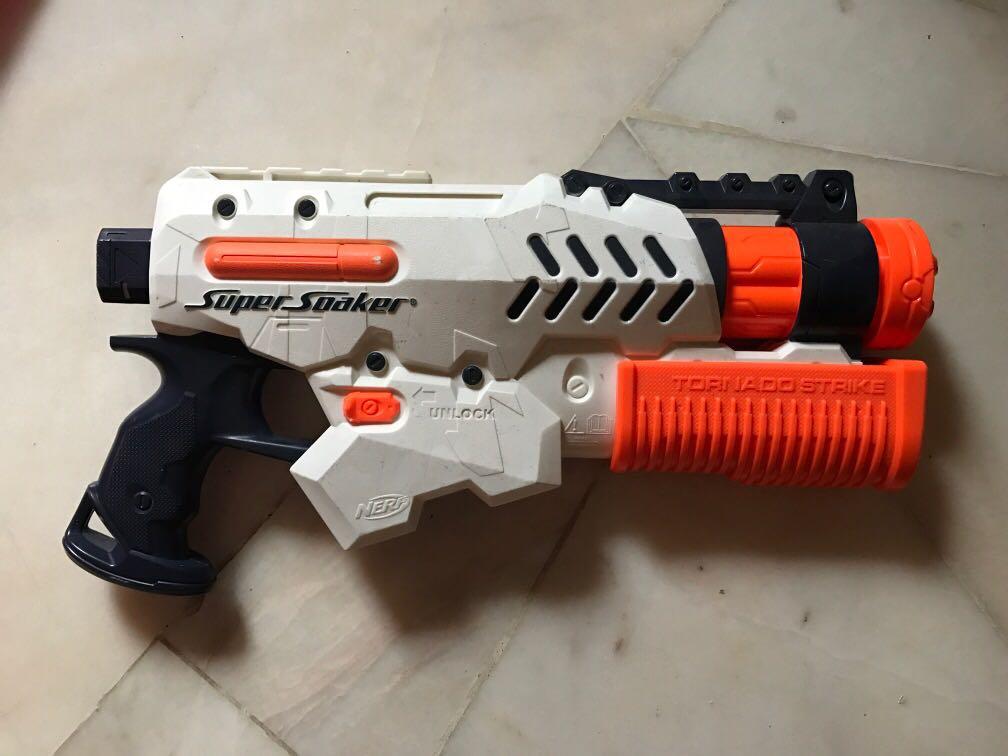 nerf super soaker tornado strike