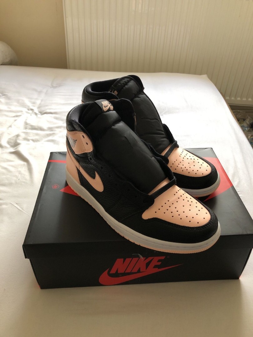 nike crimson tint