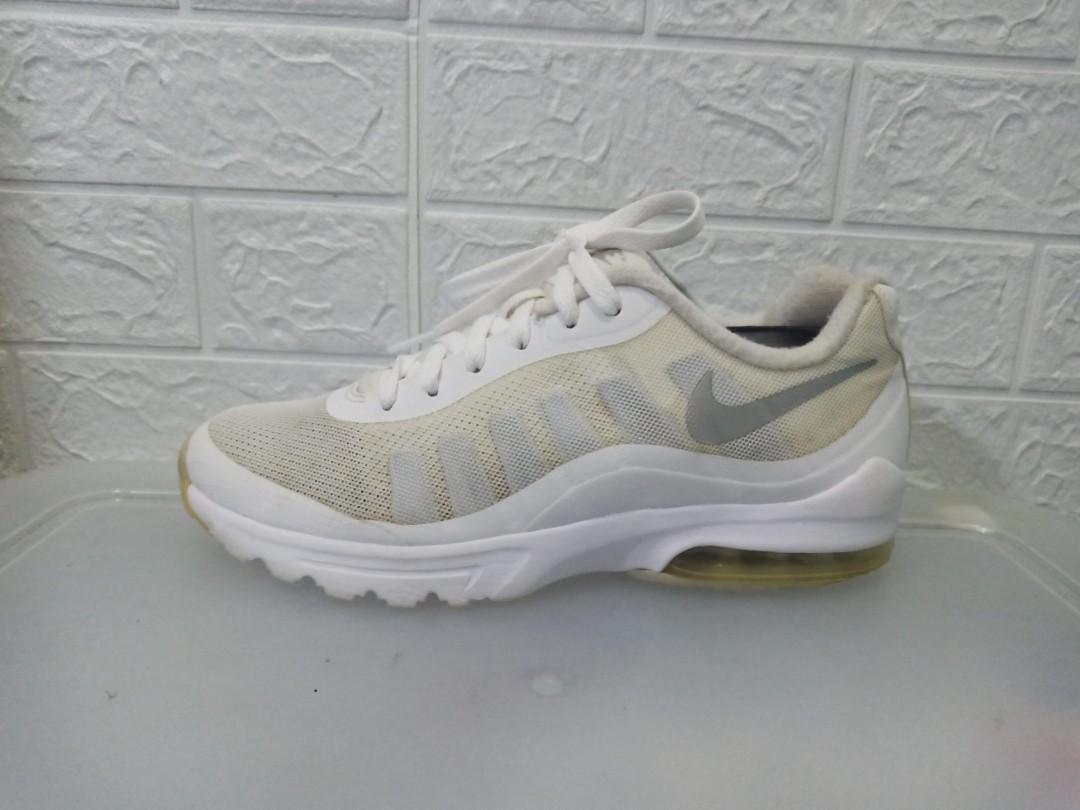 harga nike air max invigor