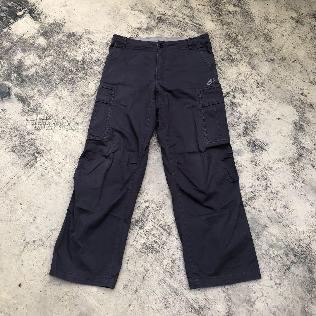 Nike Vintage Cargo Pants (Travis Scott Vibes) (Category: Other Bottoms) located in Manila. Submitted by nikkoe (Listing ID 1018082708, Image 2). Description: Color: Chocolate brown Size: M (US 30-33) In very good condition No issues Shipping or pick up only Sampaloc, Manila area.