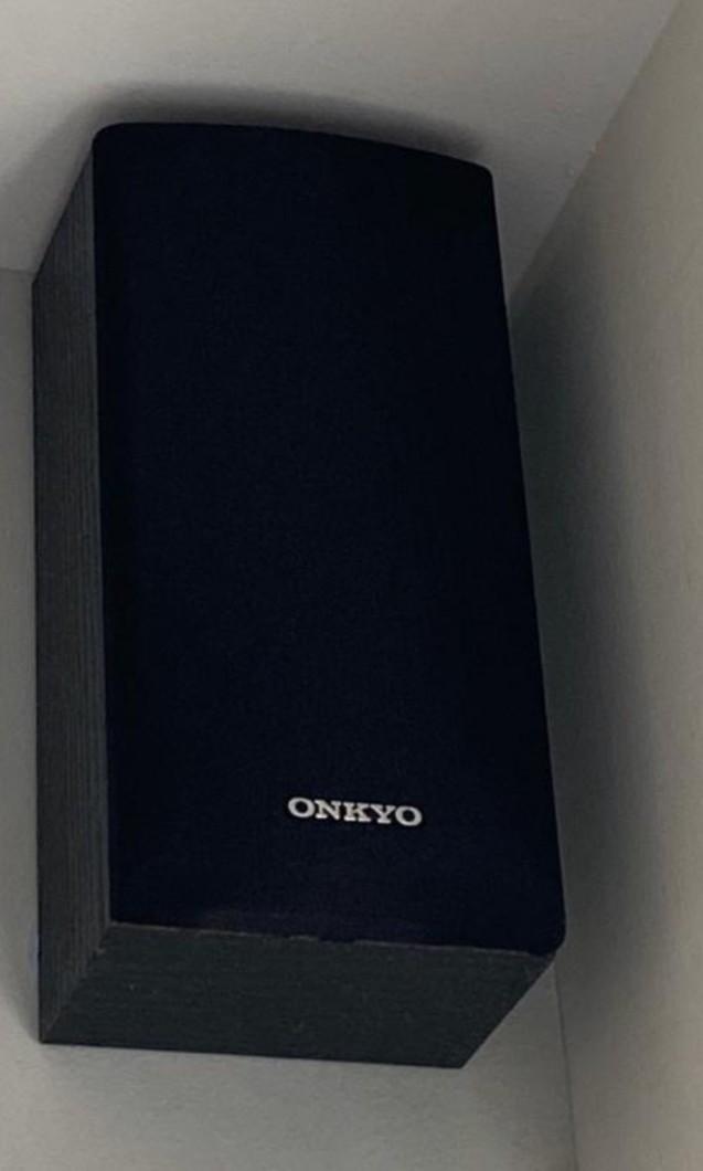 ONKYO AV receiver. Model HTR593, Audio, Soundbars, Speakers