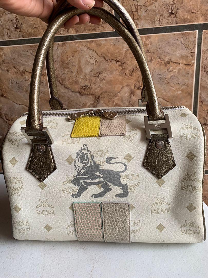 Lion brand purse Outlet