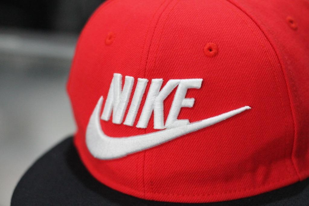 Original Nike Snapback Cap Men S Fashion Accessories Caps Hats On Carousell