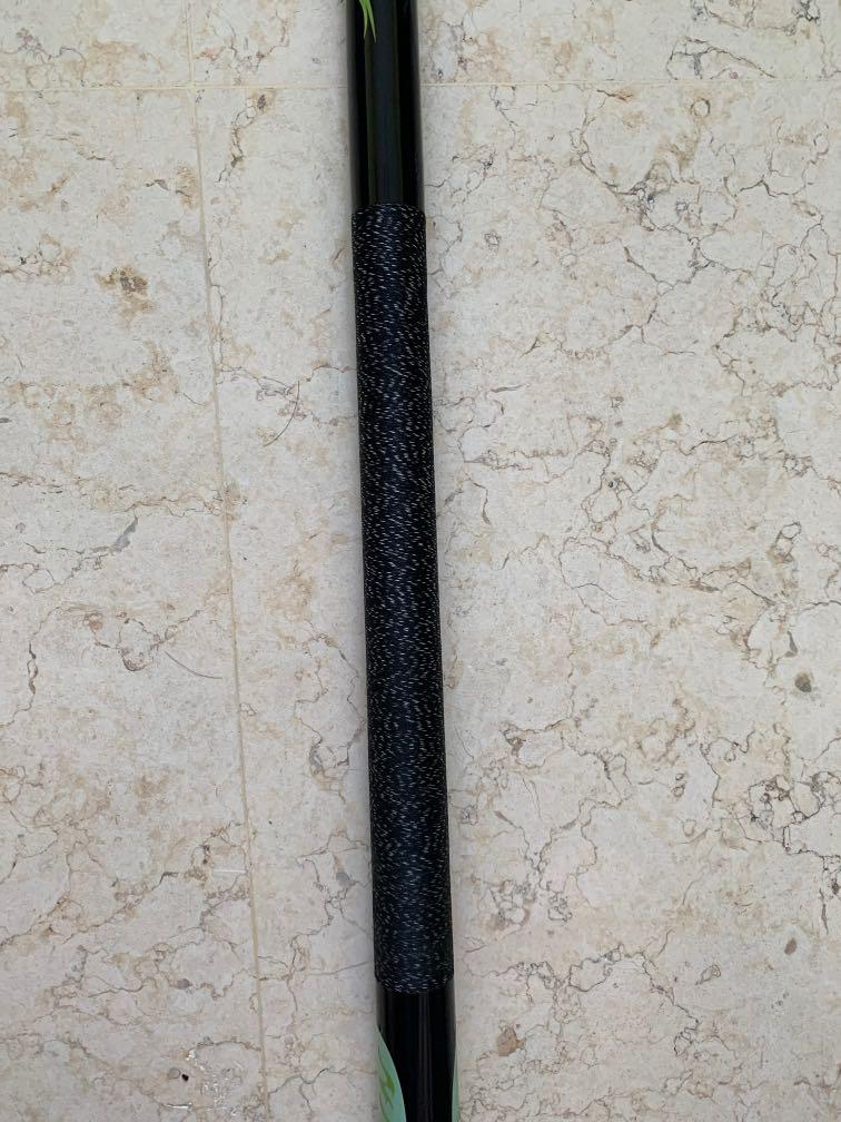 Pool Cue (Category: Billiards & Bowling) located in Singapore. Submitted by lkwe_mlbb (Listing ID 1018091936, Image 3). Description: Pool cue .