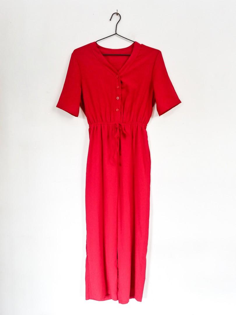 Red Short Sleeve Cotton Long Jumpsuit Romper (Category: Jumpsuits) located in San Juan City. Submitted by yllw.depot (Listing ID 1018245771, Image 1). Description: Condition: 10/10 (Used only once; good as new) Issues: none Fits M-XL Measurements when laid flat (in cm): Shoulder: 40 Bust: 46 Length: 135 Sleeve length: 28 Waist: 31 Thigh: 32 Crotch: 36 💸 Payment: BDO, BPI, GCash 📦 Delivery: Lalamove, Angkas, ABest Express.