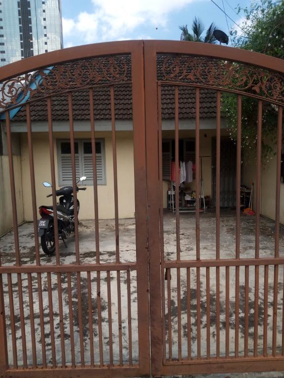Room For Rent Female Sharing Near Lrt Asia Jaya Pj Property Rentals On Carousell