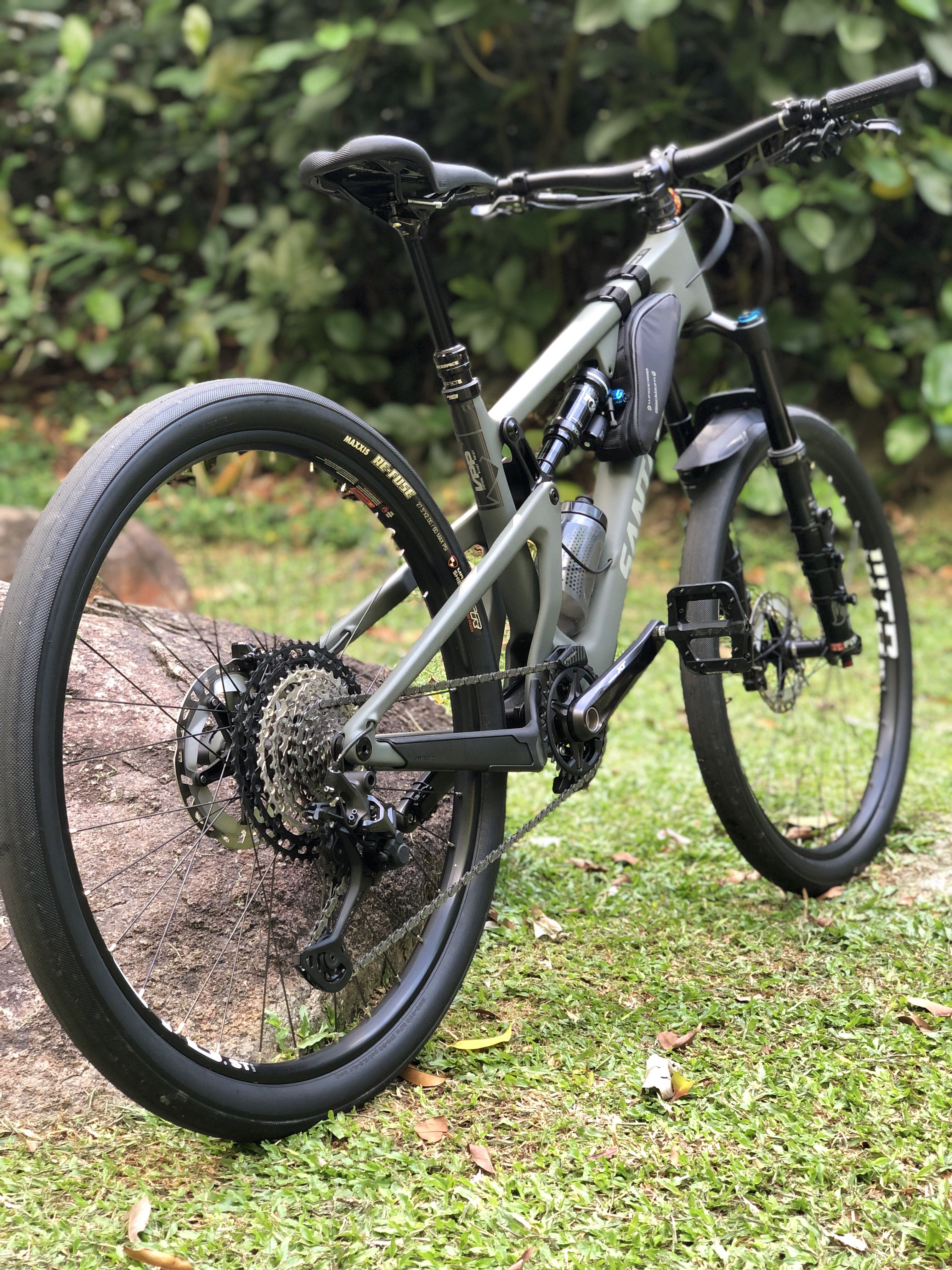 Selling A Very New Santa Cruz 5010 Cc Size S 2020 Bicycles Pmds Bicycles Mountain Bikes On Carousell