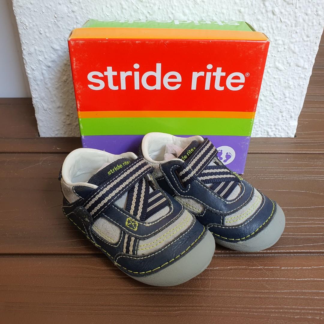 size 4 wide baby shoes