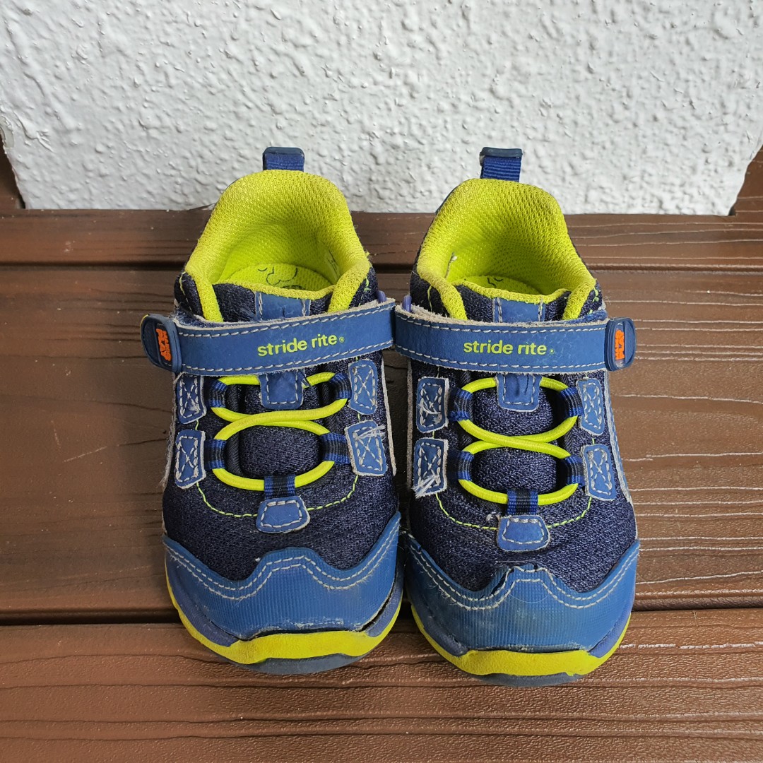 stride rite children's shoes