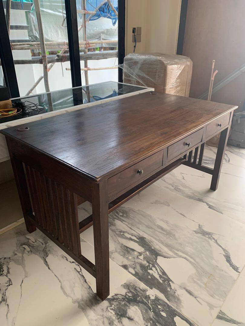 Study table (Category: Tables & Sets) located in Singapore. Submitted by celinecycles (Listing ID 1018105095, Image 1). Description: This solid wood study table comes with 3 drawers. Would fit well into your study room Please offer your best price Self collection @ gentle drive (Novena) 1490L x 830W x 760H (mm).