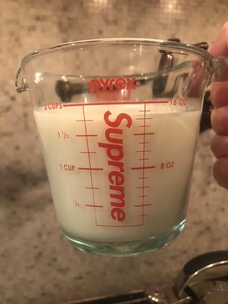 https://media.karousell.com/media/photos/products/2020/7/4/supreme_pyrex_2_cup_measuring__1593854959_3bd5a4a4_progressive.jpg