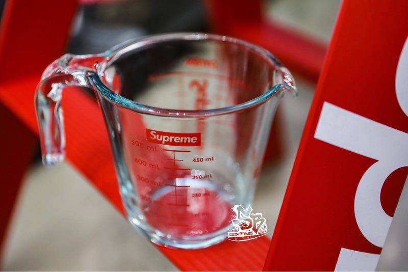 Supreme Pyrex 2-Cup Measuring Cup Clear - FW19 - US