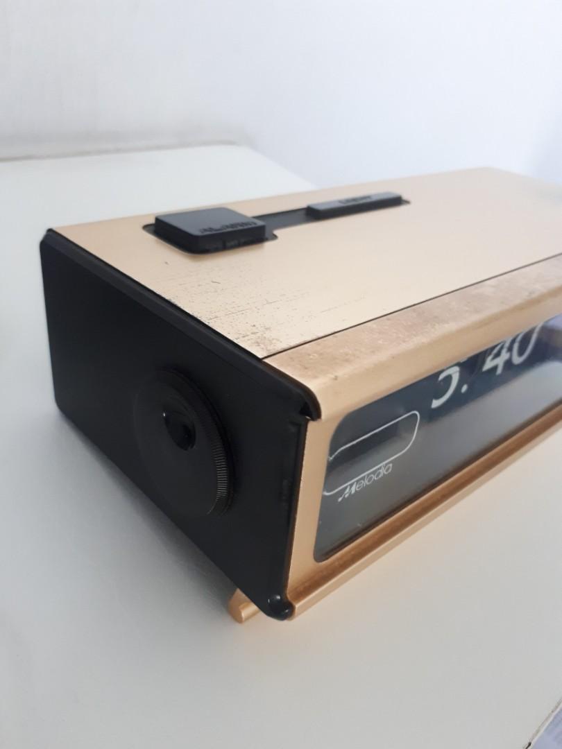 Vintage Seiko Melodia Flip Clock, Mobile Phones & Gadgets, Wearables &  Smart Watches on Carousell