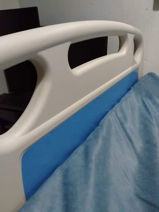 2nd Hand Hospital Bed 2 cranks, Furniture & Home Living, Furniture, Bed Frames & Mattresses on