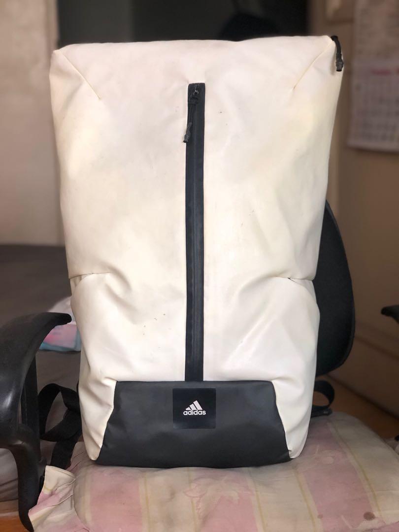 Aplaudir ex acero Adidas ZNE Backpack in White, Men's Fashion, Bags, Backpacks on Carousell