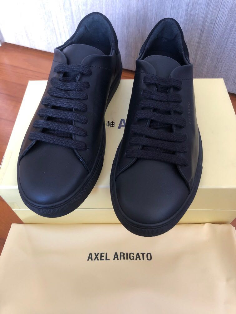axel arigato black sneakers