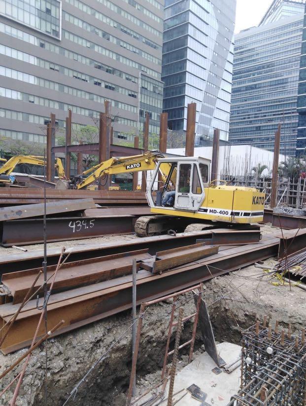 BACKHOE with Concrete Breaker and Bucket for RENT. COMPLETE, Commercial