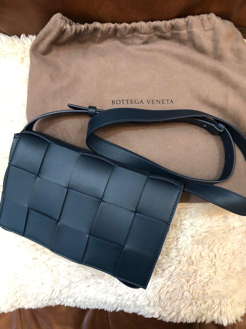Bottega veneta 2025 cassette bag used