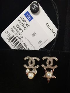 (Category: ) located in . Submitted by clearmywardrobe17 (Listing ID 1018322084, Image 1). Description: .