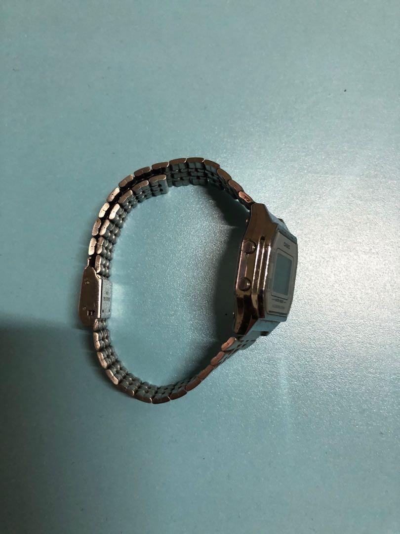 Casio vintage watch orig. (Category: Women's Watches) located in Makati City. Submitted by donpakundo13 (Listing ID 1018513660, Image 2). Description: Decluttering,in good condition..