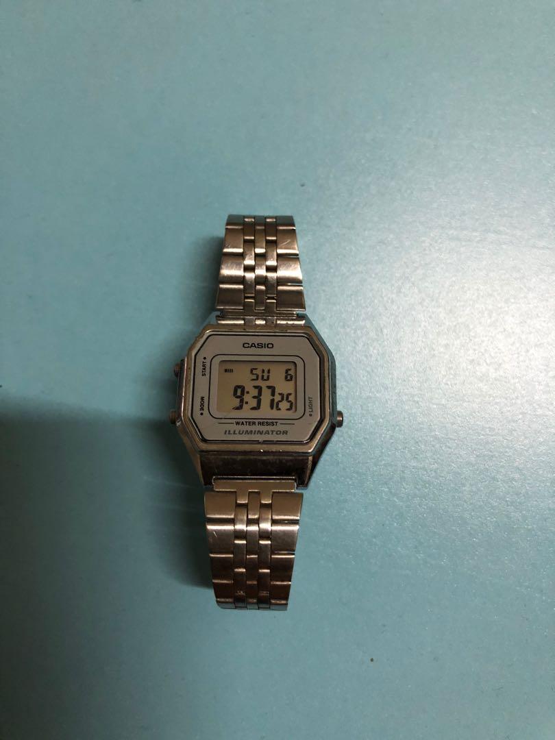 Casio vintage watch orig. (Category: Women's Watches) located in Makati City. Submitted by donpakundo13 (Listing ID 1018513660, Image 1). Description: Decluttering,in good condition..