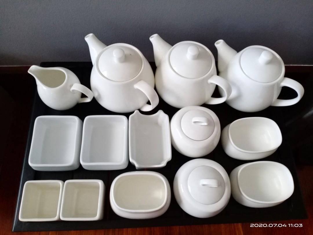 Coffee and tea set (Category: Coffee Machines & Makers) located in Muntinlupa City. Submitted by cezzy82 (Listing ID 1018325179, Image 1). Description: .