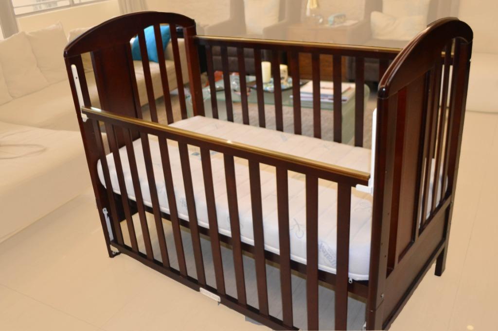 crib with mattress