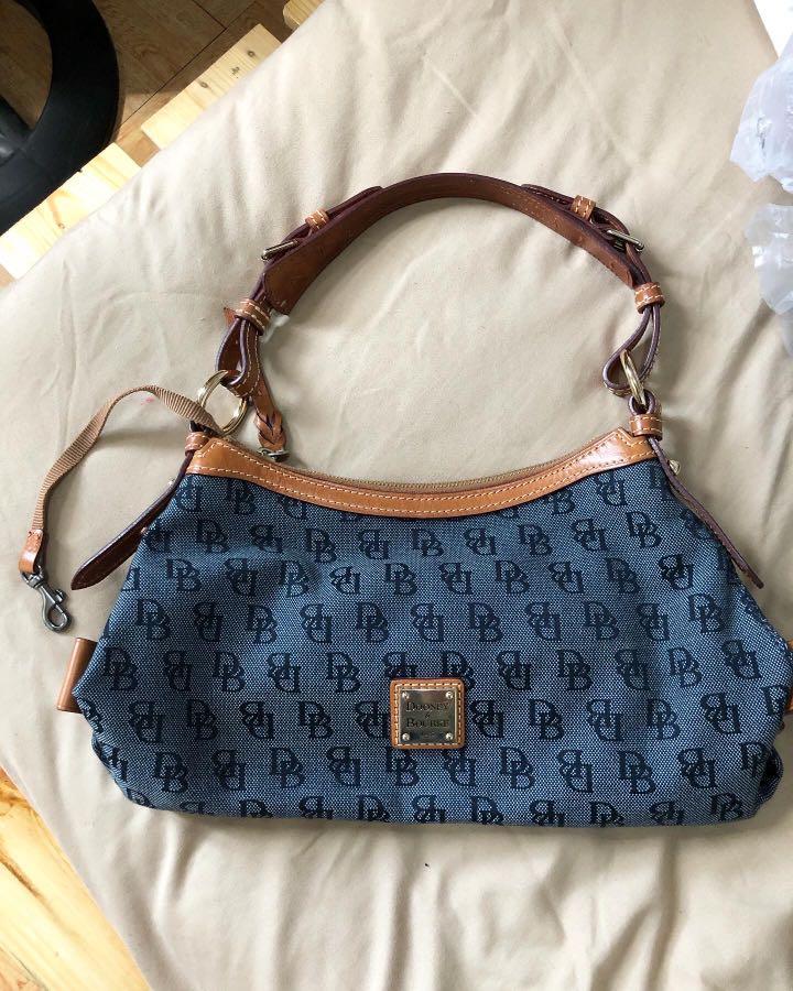 Dooney and top bourke shoulder bag