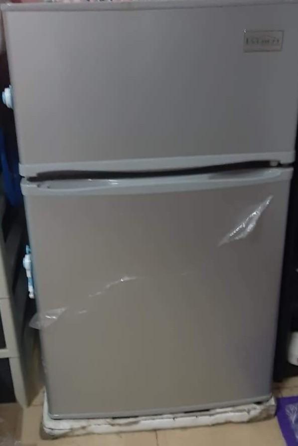 Everest 2 Doors Refrigerator Home Furniture Home Appliances Refrigerators And Freezers On Carousell