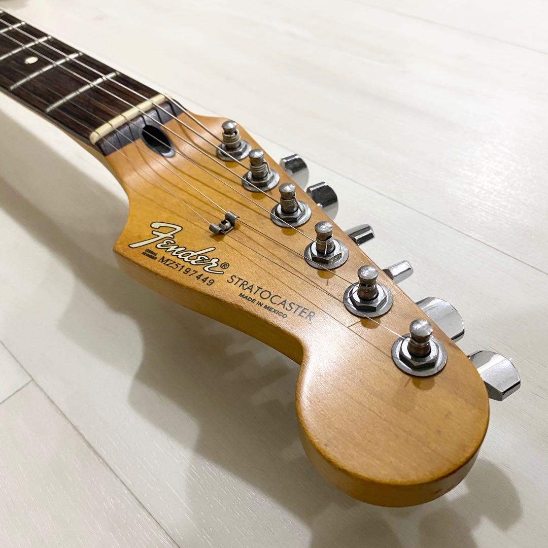 Fender Stratocaster *Fender Lace Sensor Pickups, Electric Guitar Gibson