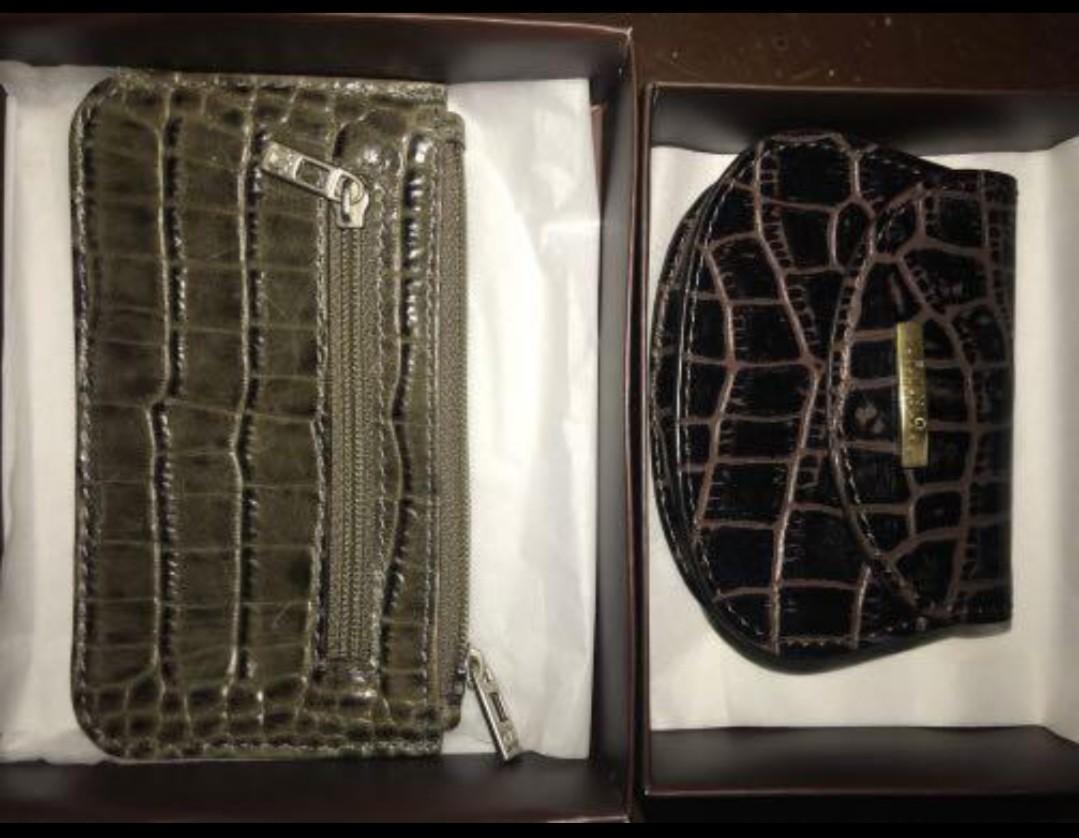 Fino Leather Coin Purse (Category: Luxury Bags & Wallets) located in Quezon City. Submitted by tina.0427 (Listing ID 1018328749, Image 2). Description: Genuine leather. brandnew, never used. 800each, get both for 1500..