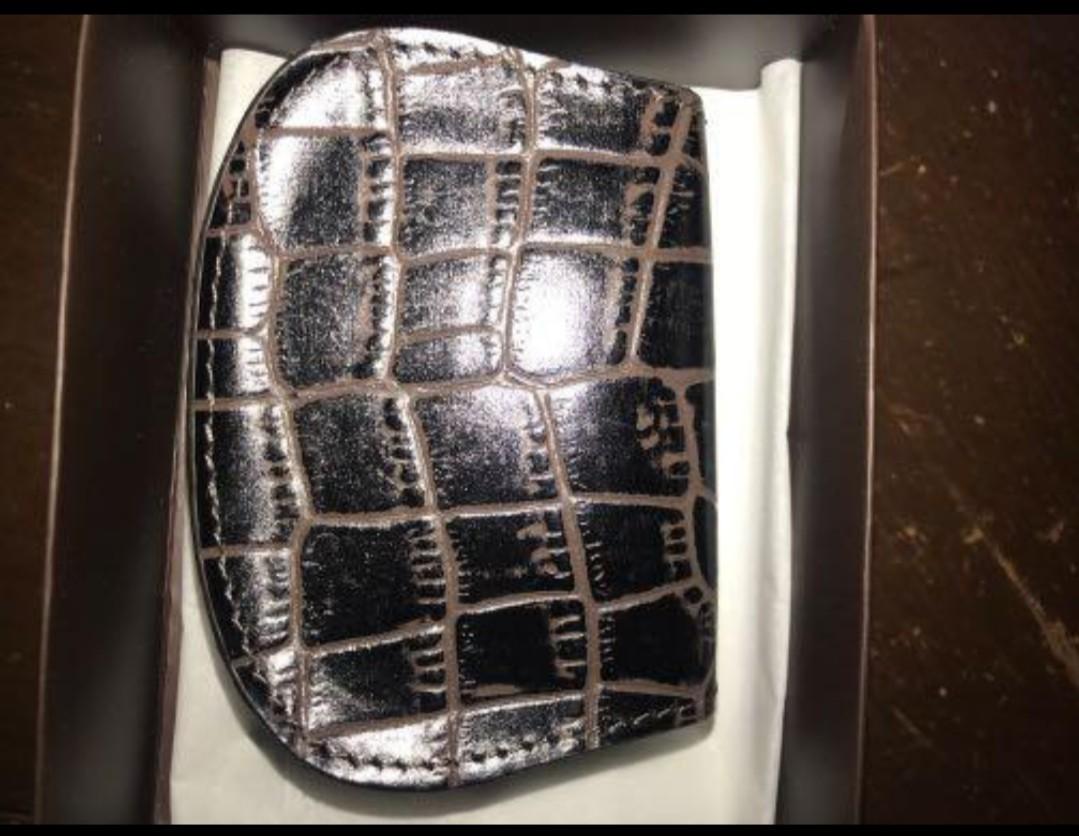 Fino Leather Coin Purse (Category: Luxury Bags & Wallets) located in Quezon City. Submitted by tina.0427 (Listing ID 1018328749, Image 3). Description: Genuine leather. brandnew, never used. 800each, get both for 1500..