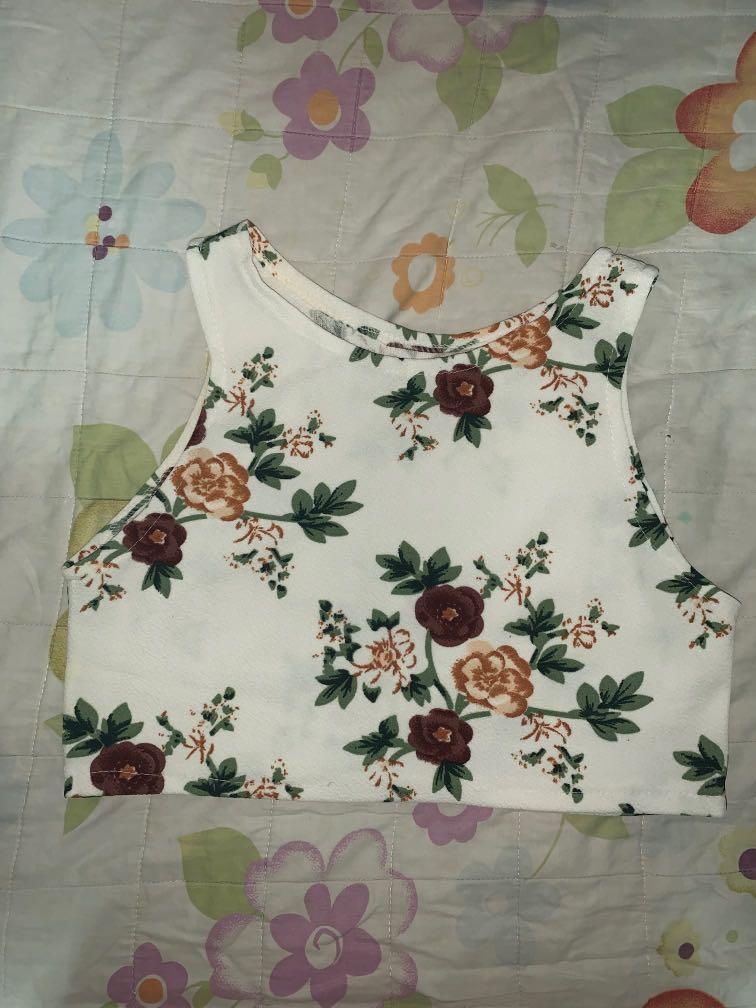 Floral Cropped Top (Category: Sleeveless) located in Makati City. Submitted by cheapclothesph (Listing ID 1018464836, Image 1). Description: .