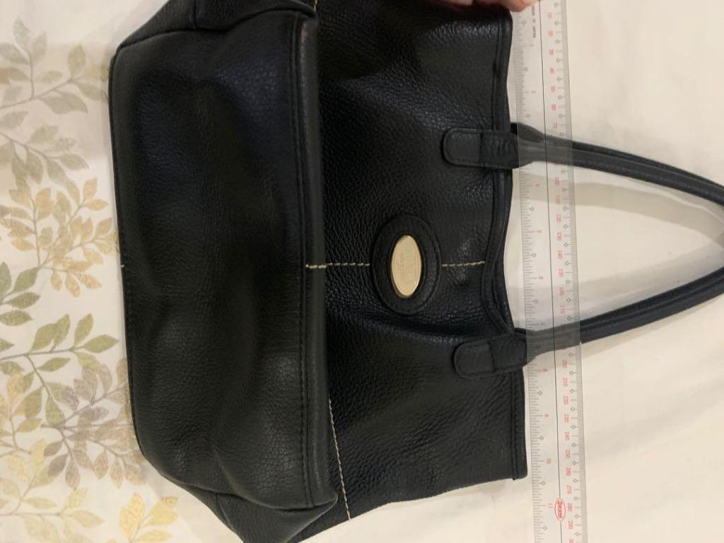 Furla small leather tote (Category: Tote Bags) located in Antipolo. Submitted by purpleshop.ph (Listing ID 1018568040, Image 1). Description: Furla black small tote in good condition Genuine leather #furla #bag #black #leather.