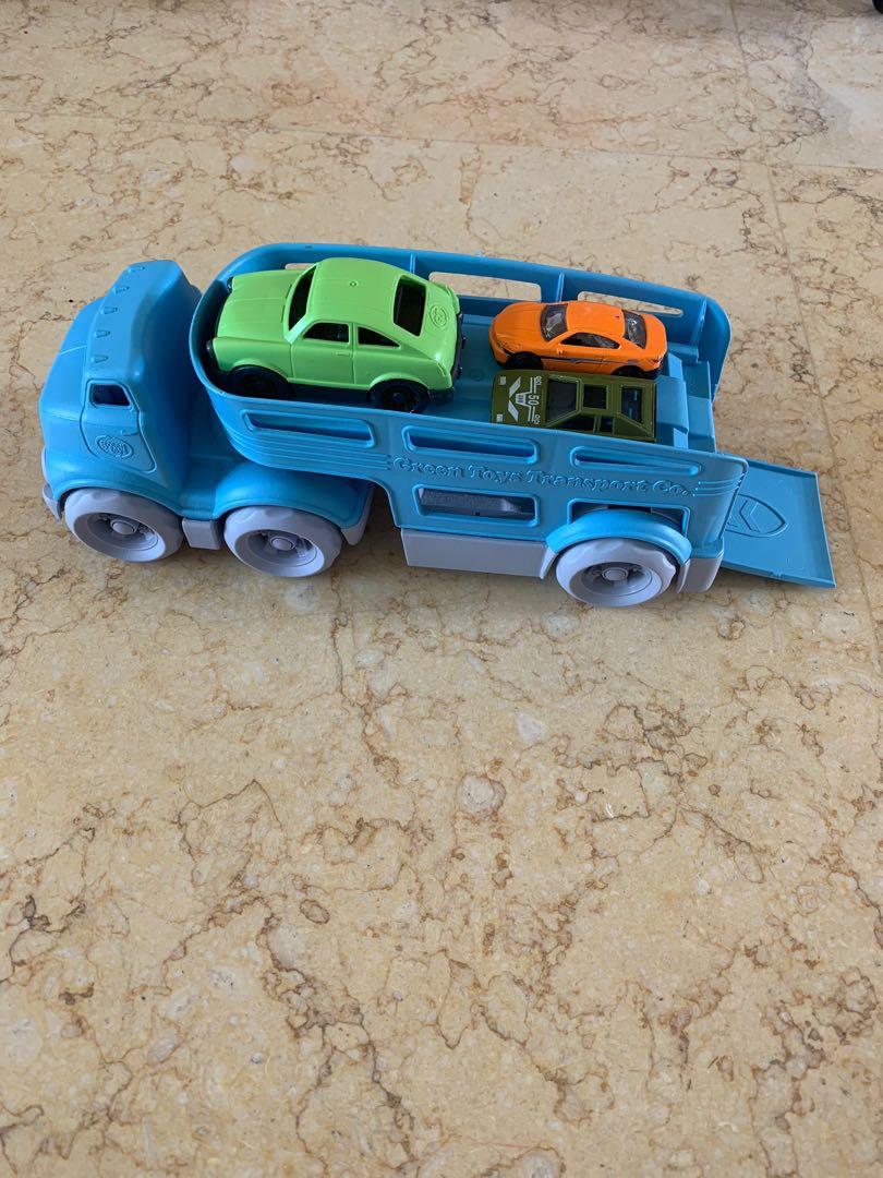 green toys car carrier