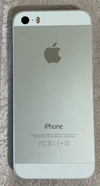 iPhone 5S (Category: Others) located in Makati City. Submitted by questionmart (Listing ID 1018405552, Image 2). Description: Used in restobar. Short battery life cycle indeed..