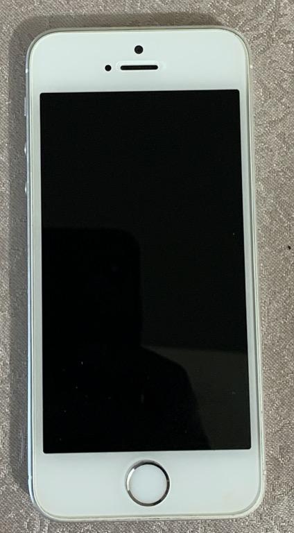iPhone 5S (Category: Others) located in Makati City. Submitted by questionmart (Listing ID 1018405552, Image 1). Description: Used in restobar. Short battery life cycle indeed..