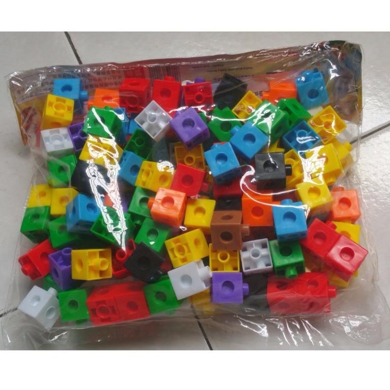 Linking Cube (Category: Board Games & Puzzles) located in Singapore. Submitted by joycelin123 (Listing ID 1018413050, Image 3). Description: Linking Cube - Around 110+ pieces - Cube Size : 20mm.
