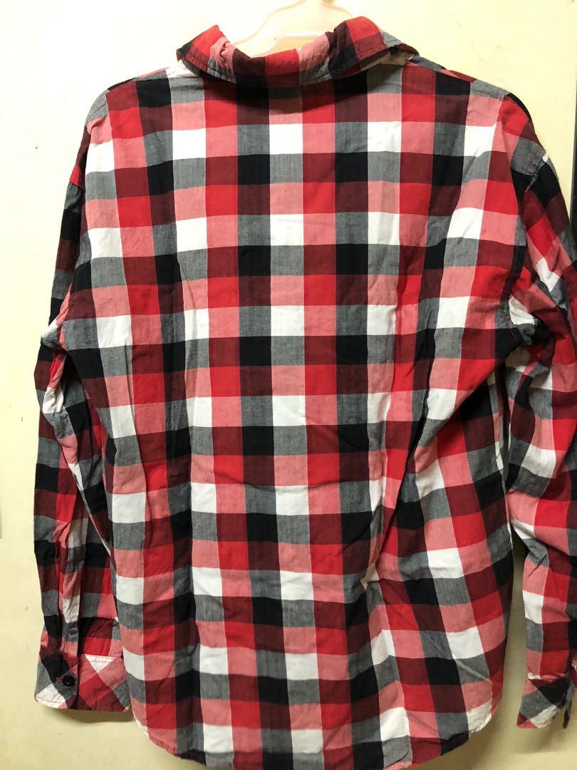 Longsleeves (Category: Tshirts & Polo Shirts ) located in Makati City. Submitted by donpakundo13 (Listing ID 1018434937, Image 3). Description: Hindi na nagagamit..