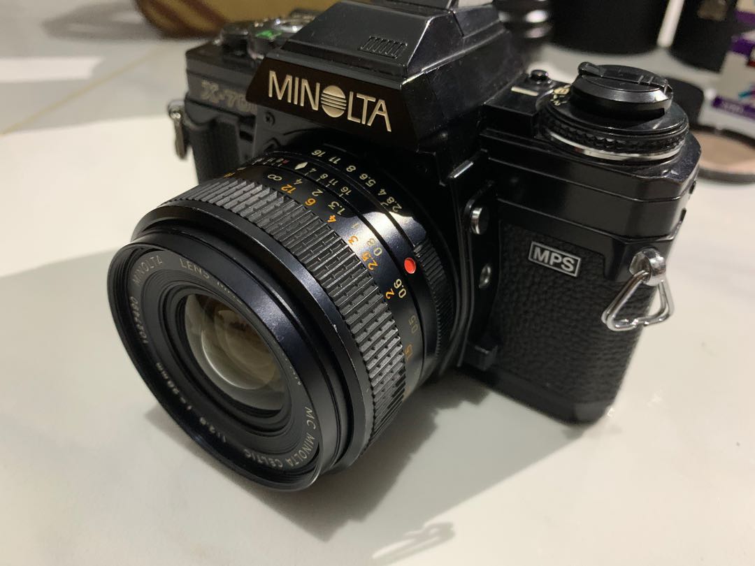 Minolta X-700 Camera 28mm 2.8 Lens Set