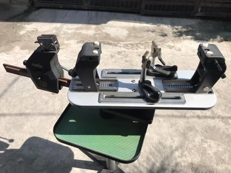 prince neos stringing machine
