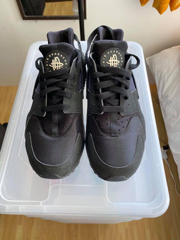 nike huarache triple black mens