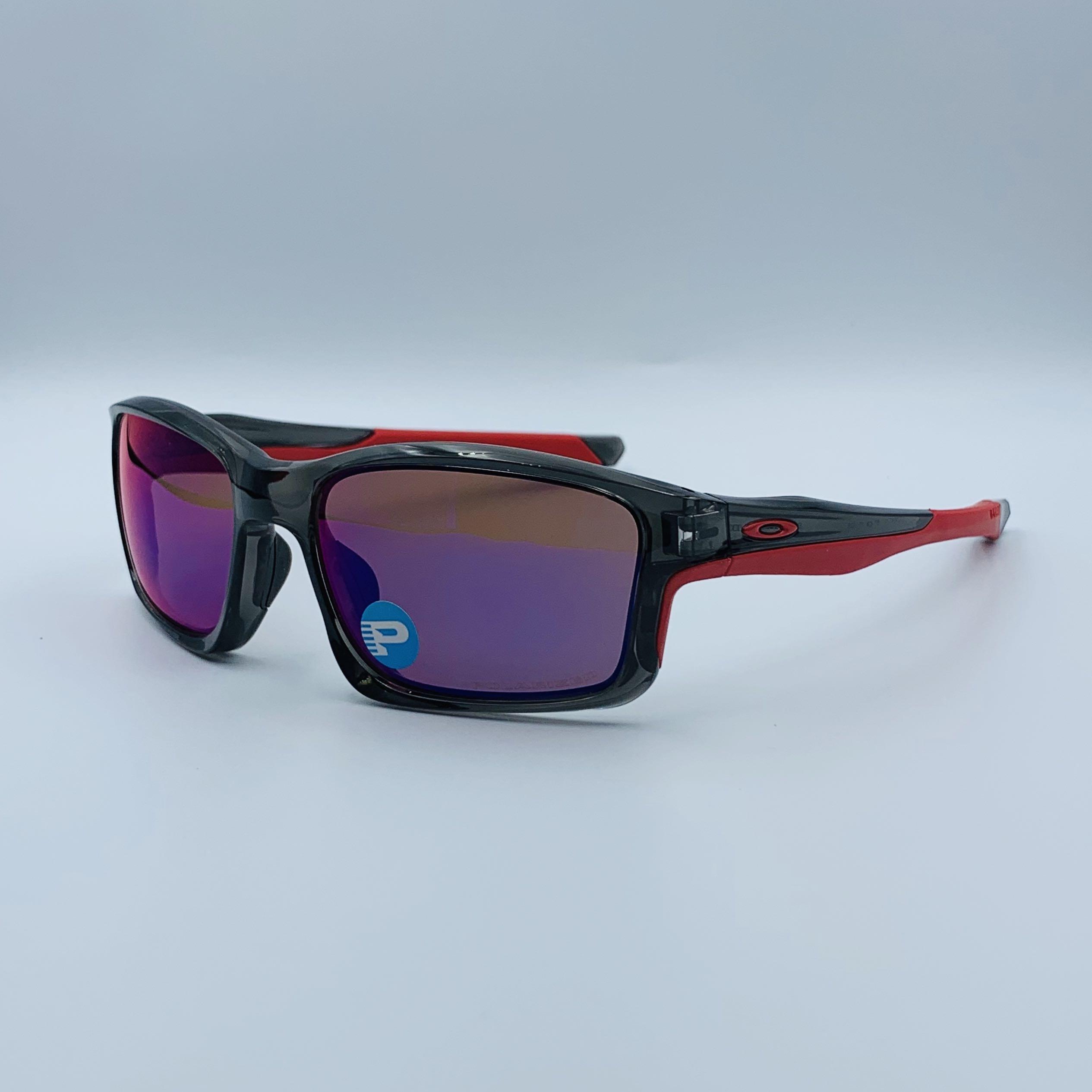 Oakley red hotsell iridium polarized lens