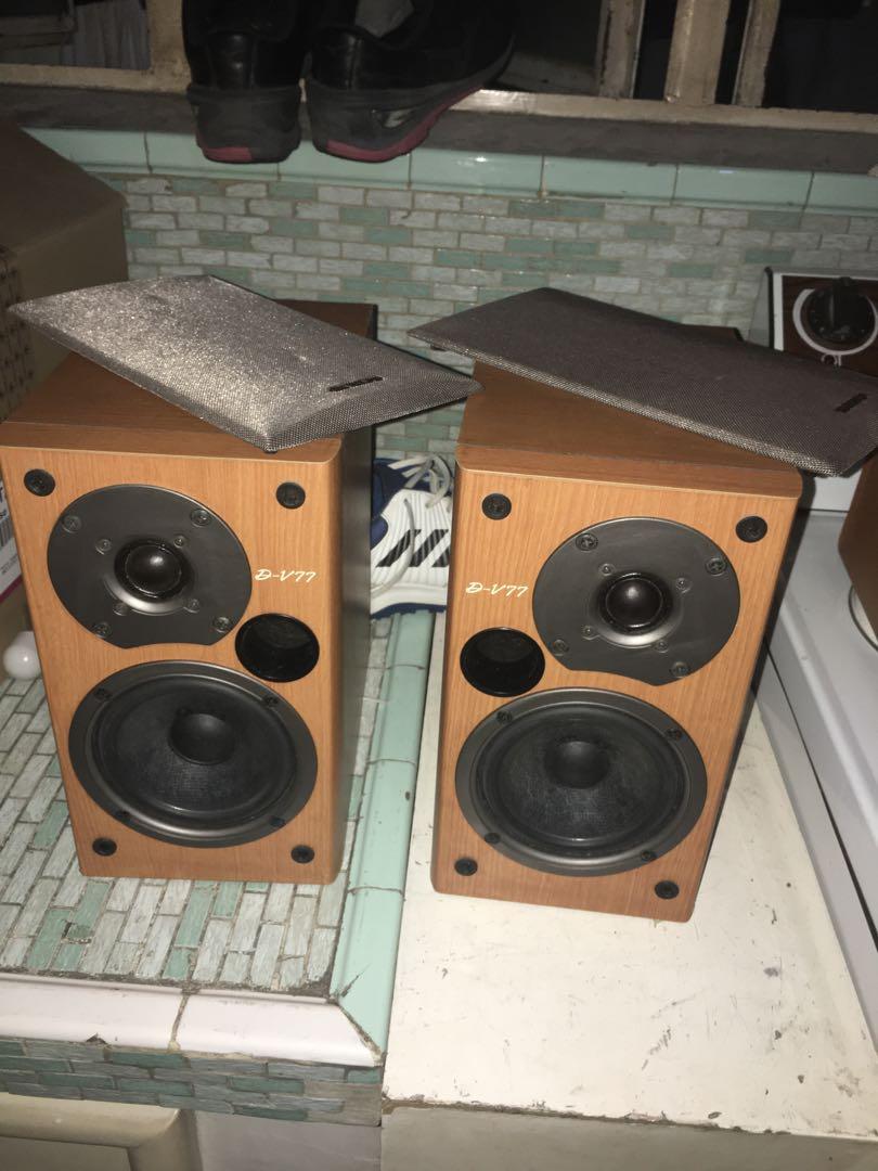 Onkyo bookshelf speakers (Category: Soundbars, Speakers & Amplifiers) located in Manila. Submitted by kyleramooos (Listing ID 1018498987, Image 2). Description: Bookshelf speakers Onkyo dsx7 2pcs Onkyo dv77 2pcs Will include 1 onkyo d50 center speaker (left channel siya nagamit ko lang for center. Gets the job done na rin) *can do trades sa floorstanding speakers or integrated amplifiers only 11k take all 5pcs Binan-alabang meetups.