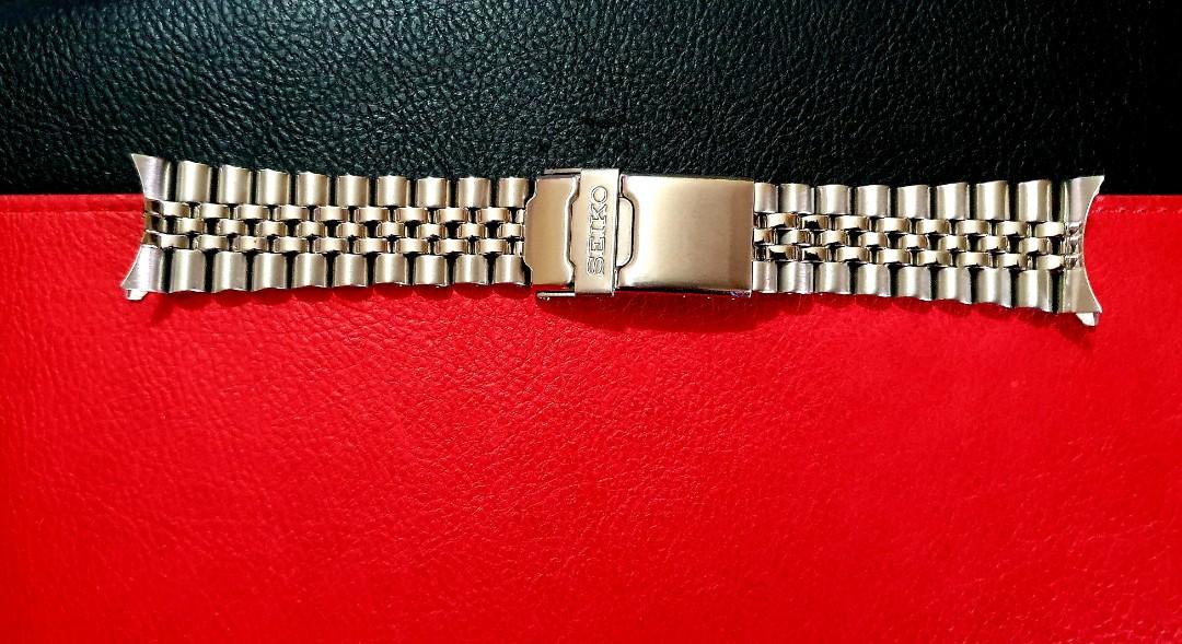 Original Seiko Skx Jubilee Bracelet, Men's Fashion, Watches & Accessories,  Watches on Carousell