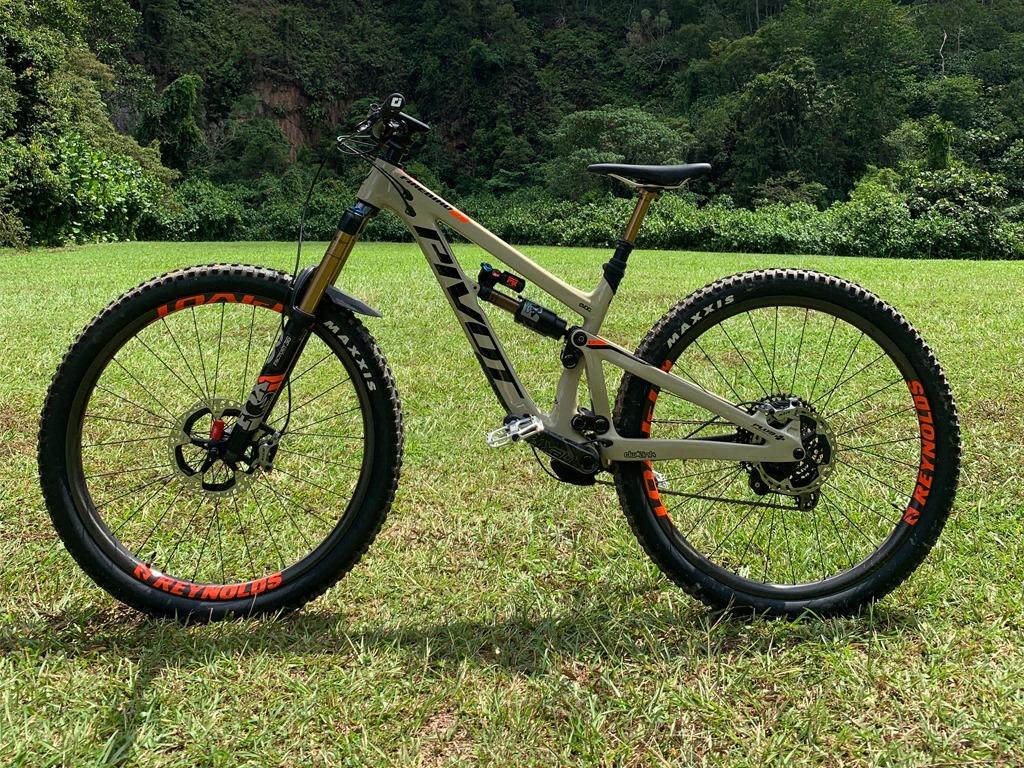 used pivot mountain bikes