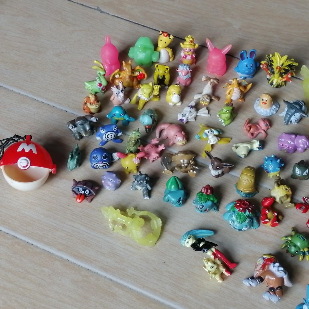 Mini plastic figures deals