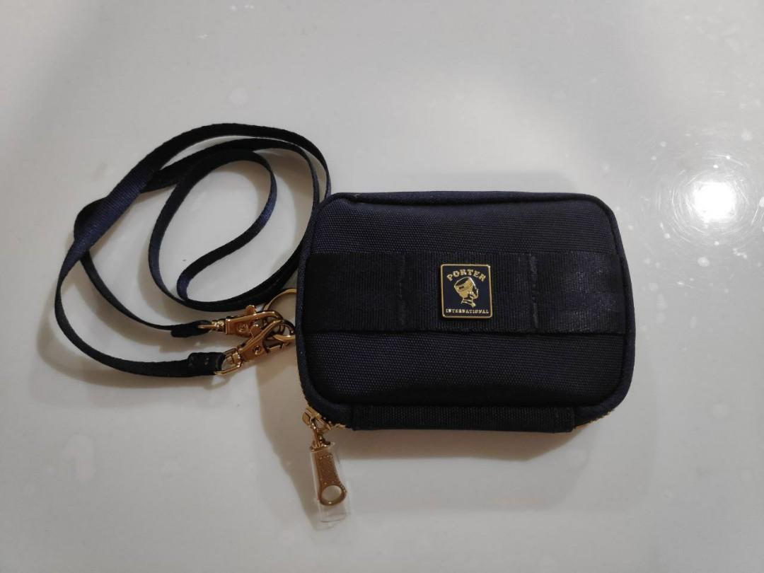 Porter deals neck pouch