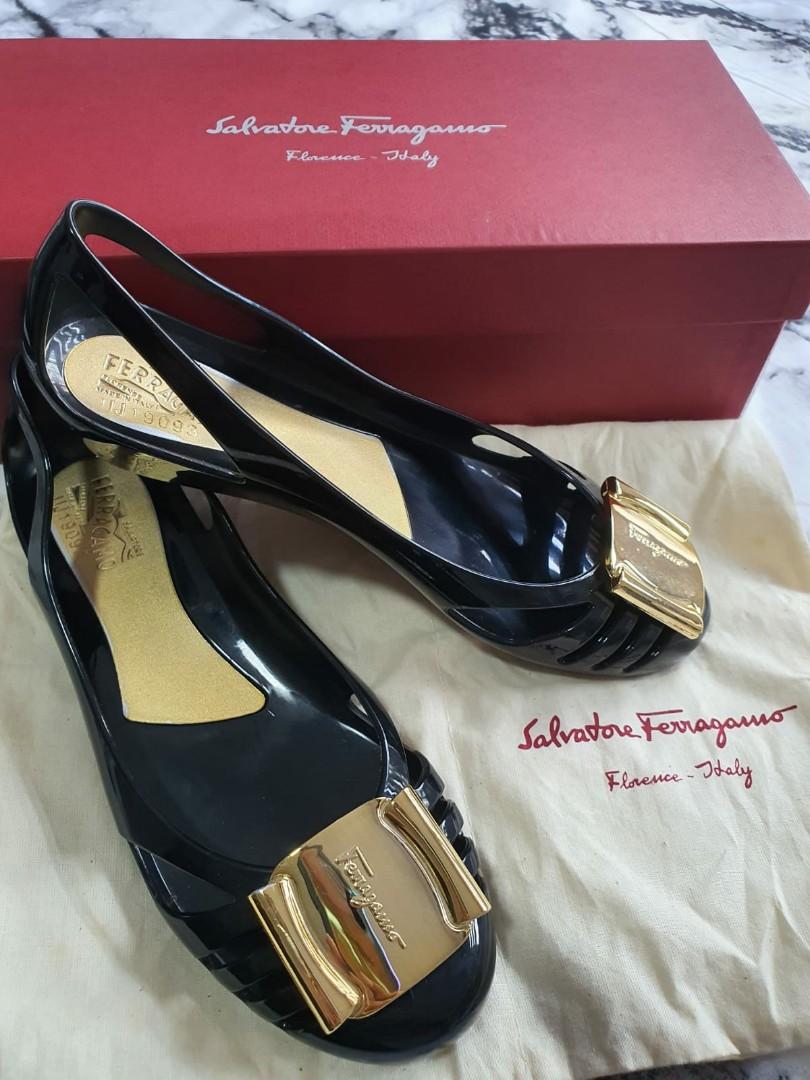ferragamo shoes women